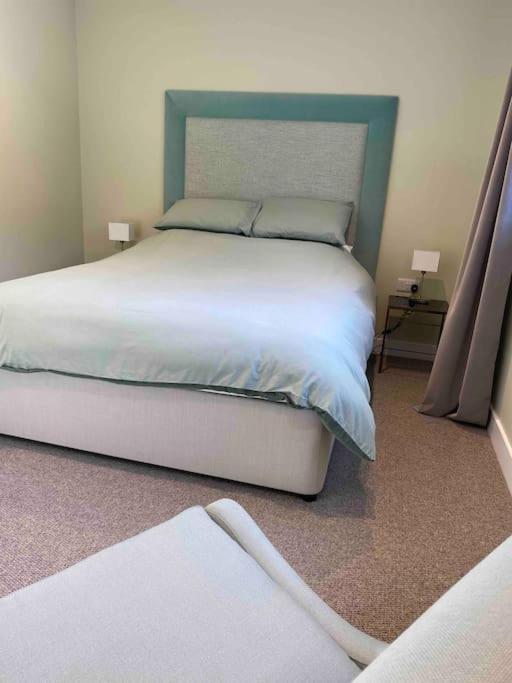 Larks Leaze Lodge, Steeple Ashton, Wiltshire Trowbridge Εξωτερικό φωτογραφία
