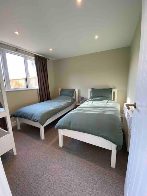 Larks Leaze Lodge, Steeple Ashton, Wiltshire Trowbridge Εξωτερικό φωτογραφία