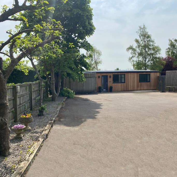 Larks Leaze Lodge, Steeple Ashton, Wiltshire Trowbridge Εξωτερικό φωτογραφία