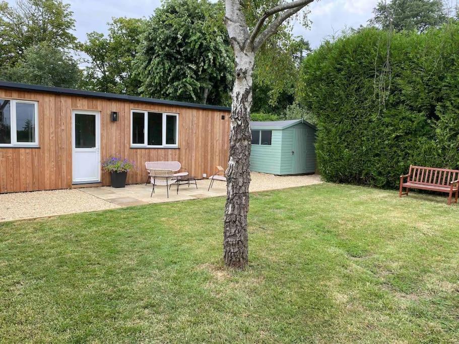 Larks Leaze Lodge, Steeple Ashton, Wiltshire Trowbridge Εξωτερικό φωτογραφία